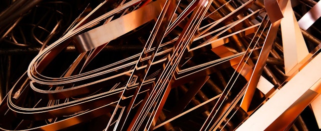 Miedź razem z żelazem dominują wśród metali najczęściej używanych w technice.